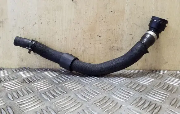 Engine coolant pipe/hose