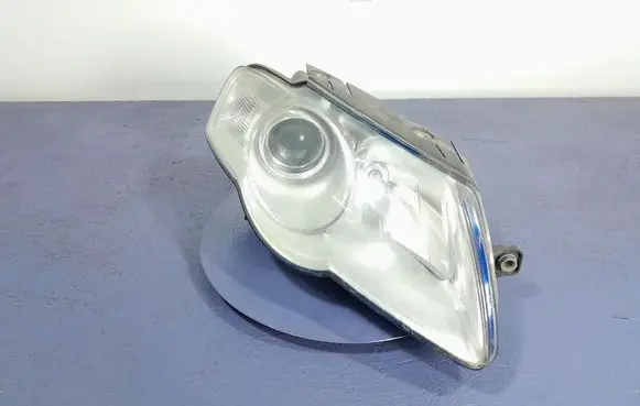 Volkswagen PASSAT B6 Headlight/headlamp 3C0941006Q