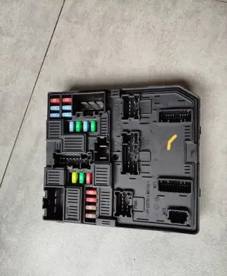 Renault Espace V (RFC) Fuse module 284B60605R 58G011F03 1274010296