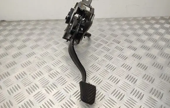 Hyundai i30 Clutch pedal 32802G4LG0