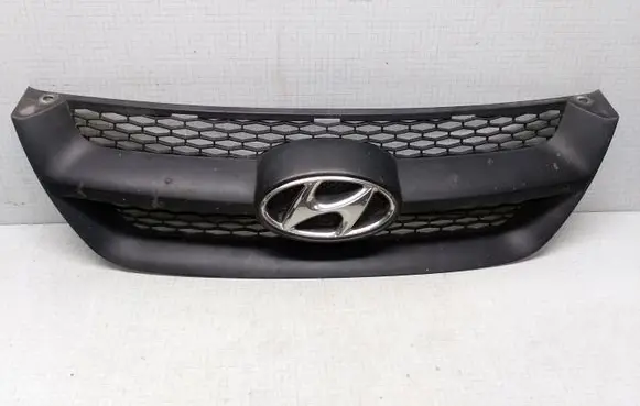 Hyundai Getz Front bumper upper radiator grill