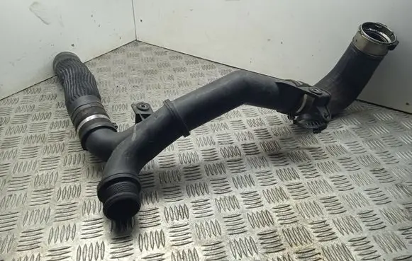 Maserati Ghibli Intercooler hose/pipe 670004151