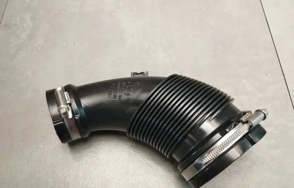 Audi A5 Sportback 8TA Air intake hose/pipe 04L129661