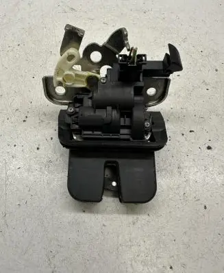 Audi A6 S6 C6 4F Tailgate/trunk/boot lock/catch/latch