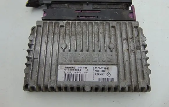 Renault Scenic I Engine control unit/module 8200071845