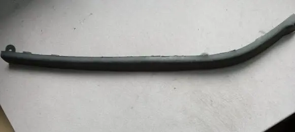 Front bumper lip