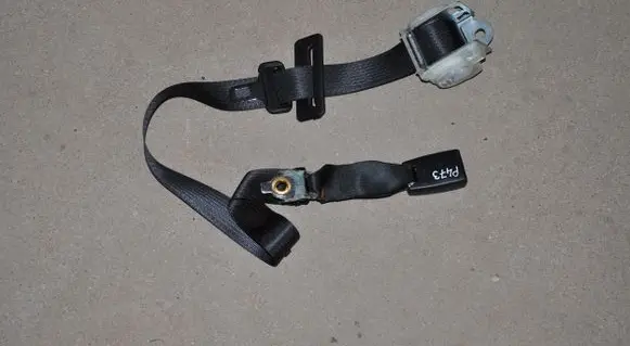 Dodge Challenger Rear seatbelt P5UZ261X9AA KLEP473