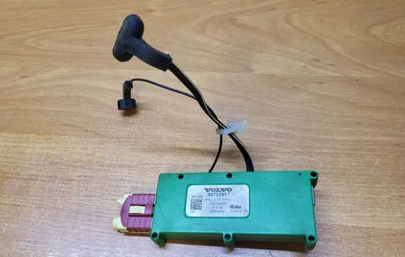 Volvo S40 Aerial antenna amplifier 30737917