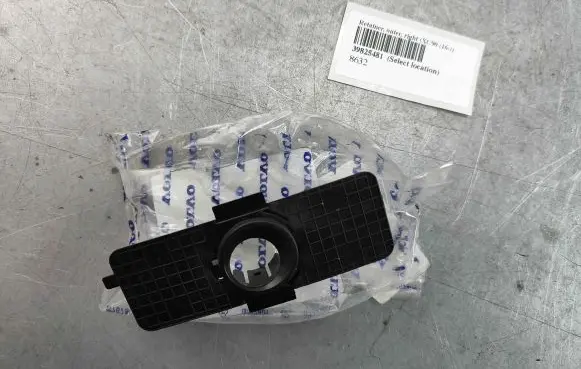 Volvo XC90 Front parking sensor holder (PDC) 39825481