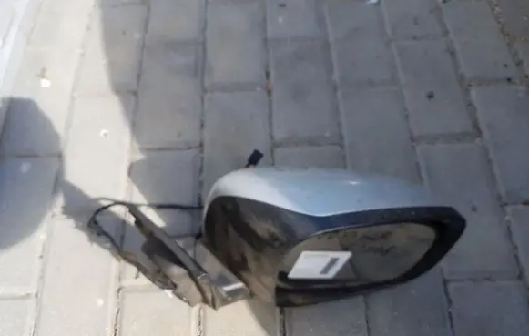 Chrysler Town & Country V Front door electric wing mirror