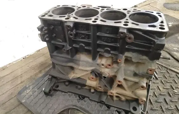 Mitsubishi Outlander Engine block BSY 075638