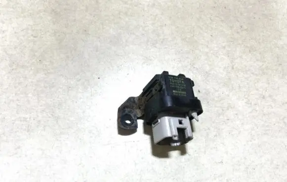 Toyota Avensis Verso Glow plug pre-heat relay 2861067010 28610-67010