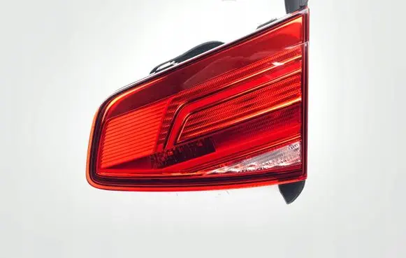 Volkswagen PASSAT B8 Tailgate rear/tail lights