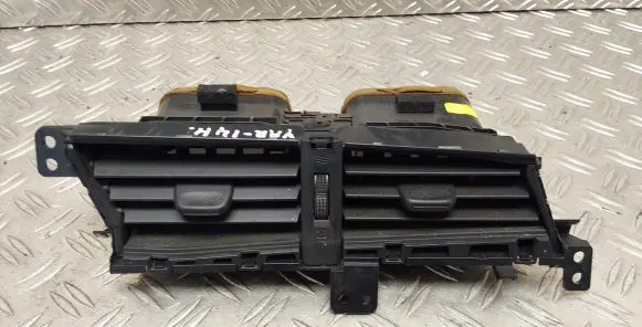 Toyota Yaris Dash center air vent grill
