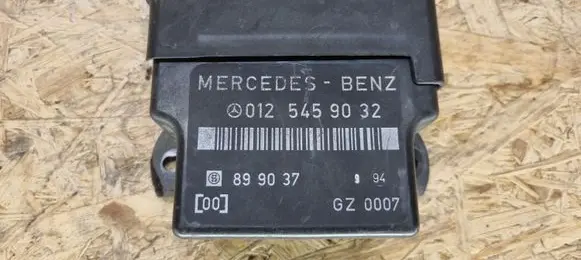Mercedes-Benz E W210 Glow plug pre-heat relay 0125459032