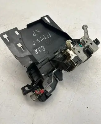 Dodge Nitro Front door lock P04589467AE E2342