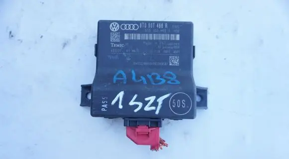 Audi A4 S4 B8 8K Gateway control module 8T0907468R