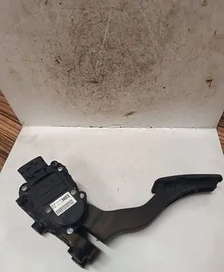 KIA Ceed Accelerator throttle pedal 32700