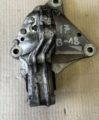 Citroen Xsara Picasso Engine mounting bracket 96462509