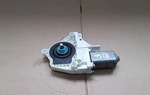 Volkswagen Sharan Front door window regulator motor 8K0959802B 1101919809201
