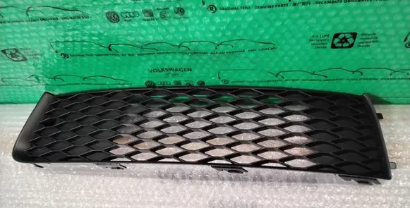 Audi Q7 4L Front bumper lower grill 4L0807697B OEM