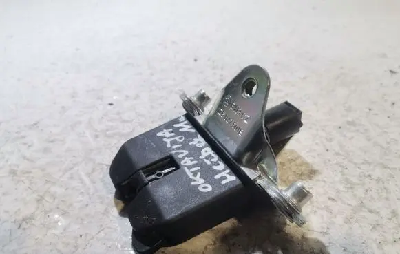 Skoda Octavia Mk2 (1Z) Tailgate/trunk/boot lock/catch/latch 1Z5827501E