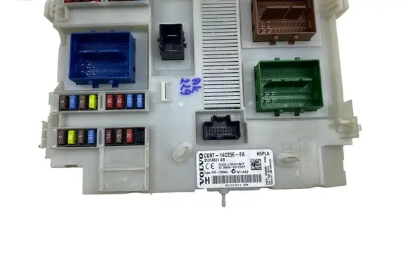 Volvo V70 Fuse box set CG9T14C256FA 31314511AB