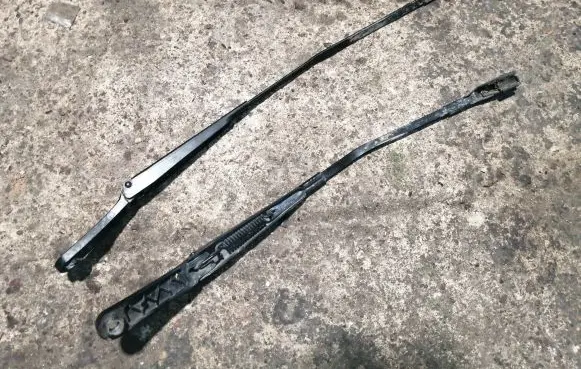 Audi A6 S6 C7 4G Front wiper blade arm 4G1955407B 4G1955408B