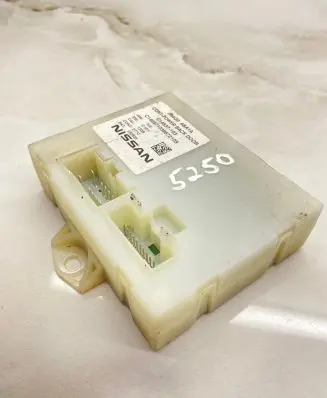 Nissan X-Trail T32 Tailgate/trunk control unit/module 284G04BA1A C14637103 935448