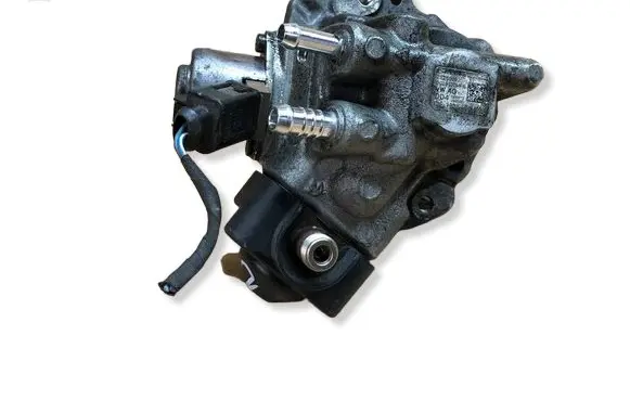 Volkswagen Polo V 6R Fuel injection high pressure pump 03P130755