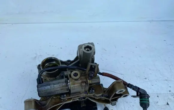Volvo V40 Oil pump 31670242