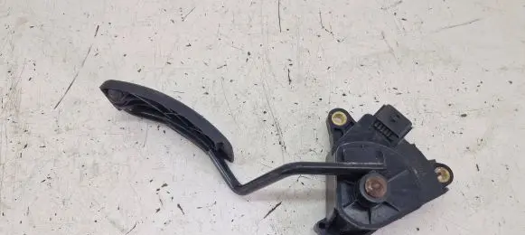 Renault Megane II Accelerator throttle pedal 8200159645 11724 1114A