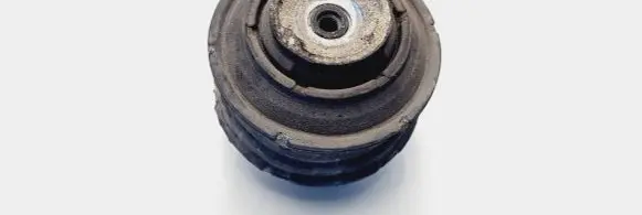 Mercedes-Benz C W203 Engine mount bracket