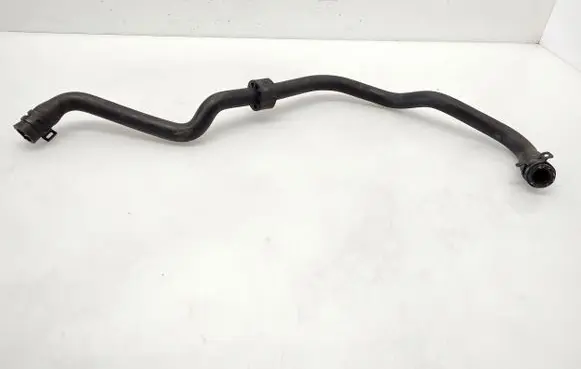 Coolant pipe/hose