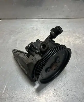 BMW 3 E90 E91 Power steering pump 6768155