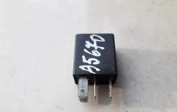 Renault Scenic I Other relay 7700414484 29201041