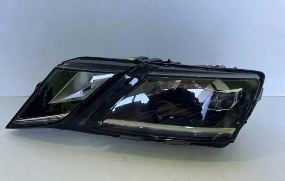 Skoda Octavia Mk3 (5E) Headlight/headlamp