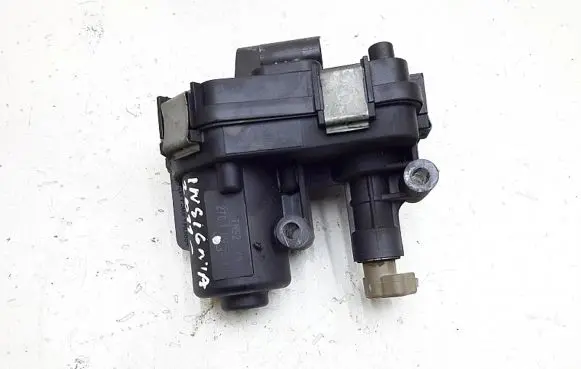 Opel Insignia A Intake manifold valve actuator/motor tms2