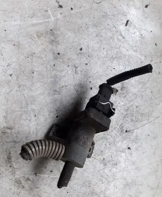 Volvo S40, V40 Vacuum valve 7700113709