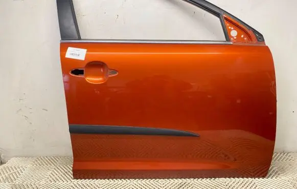 KIA Sportage Front door