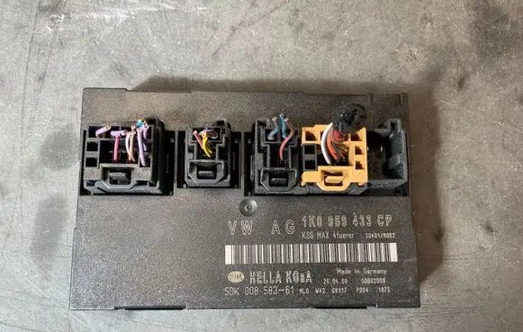 Volkswagen Golf V Comfort/convenience module 1K0959433CP 5DK00858361