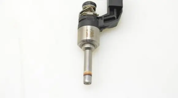 Volkswagen Golf VI Fuel injector 03C906036F