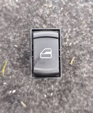 Volkswagen PASSAT B5.5 Quarter vent window switch 1J0959855