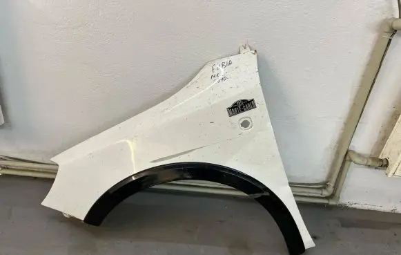Skoda Fabia Mk2 (5J) Fender 5J0821161