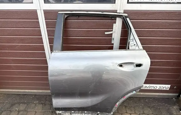KIA Sorento Rear door