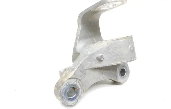 Nissan Qashqai J12 Engine mounting bracket 113326UP