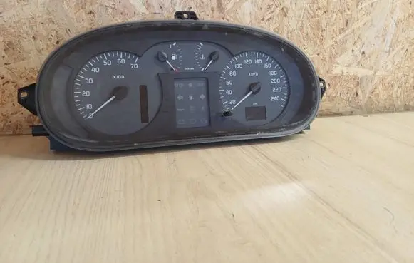 Renault Scenic I Speedometer (instrument cluster) 7700427904 501018970032