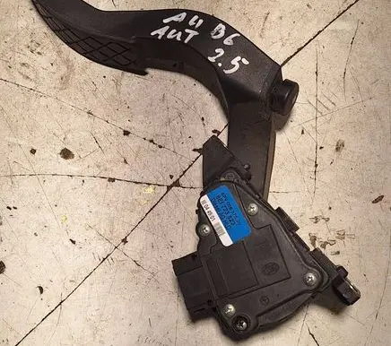 Audi A4 S4 B6 8E 8H Accelerator throttle pedal 8EI723523 6PV00837600