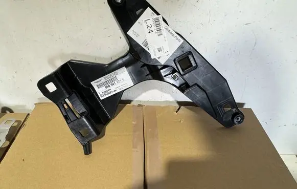 Porsche Macan (95B) Headlight/headlamp mounting bracket 95B941121B