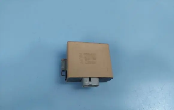 Toyota 4 Runner N180 Antenna control unit 8591435010 1650002120